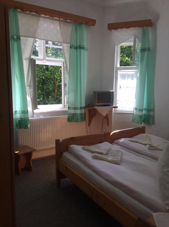 Manyi Villa BaileTusnad Extérieur photo