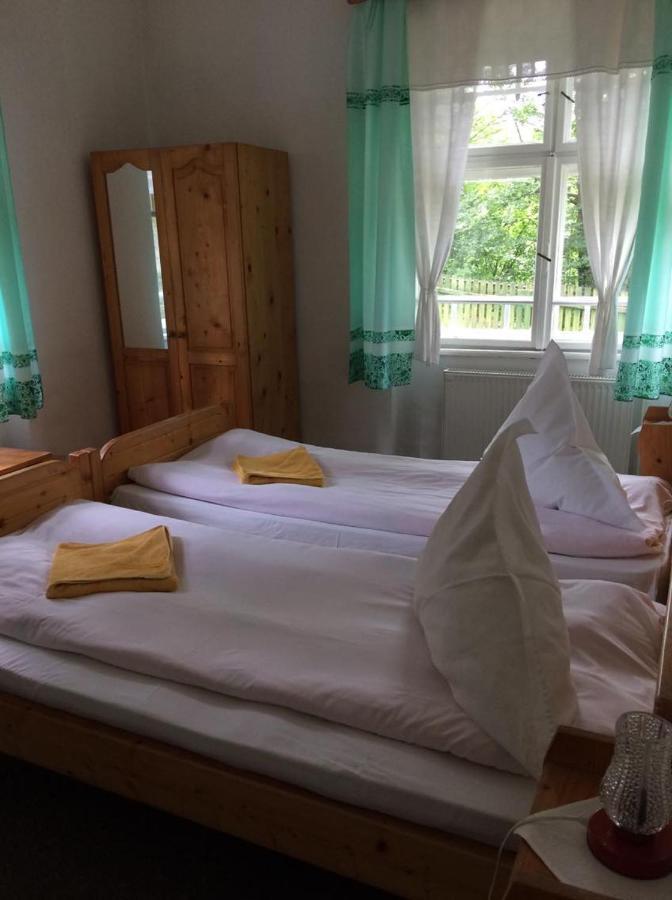 Manyi Villa BaileTusnad Extérieur photo